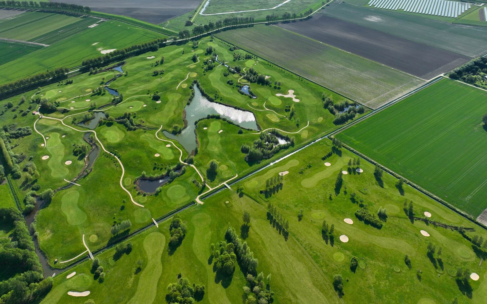 drone-foto-golfbaan-2-2880x1800.jpg